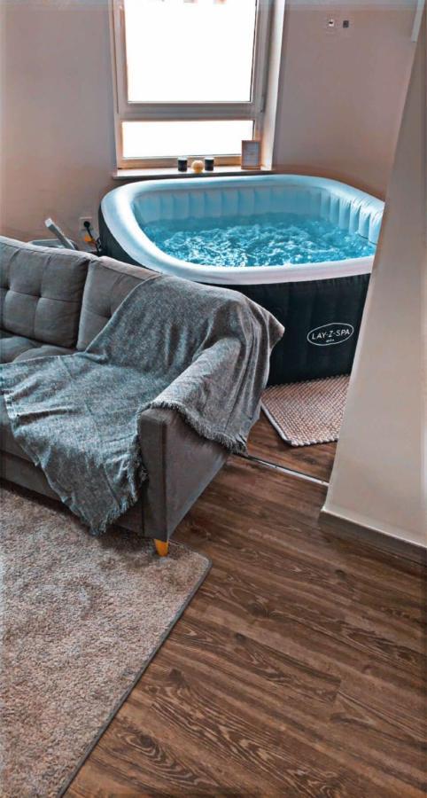 סרה Appartement Cosy Et Chaleureux Avec Jacuzzi מראה חיצוני תמונה